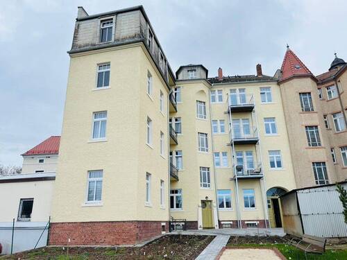 Hausansicht hinten - 4 Zimmer Etagenwohnung in Leisnig