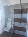 Moderne Dusche und WC - 