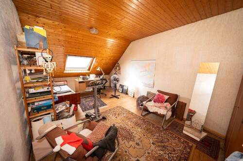 Zimmer 3 DG - Mehrfamilienhaus, Wohnhaus mit 192,00 m&sup2; in Püttlingen / Köllerbach zum Kaufen