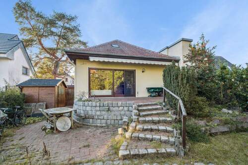 RÜCKWÄRTIGE HAUSANSICHT - 