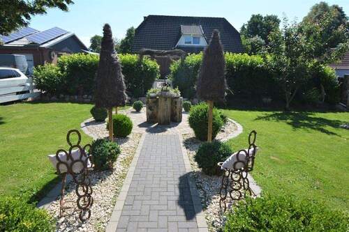 Vorgarten - 4 Zimmer Einfamilienhaus in Linden