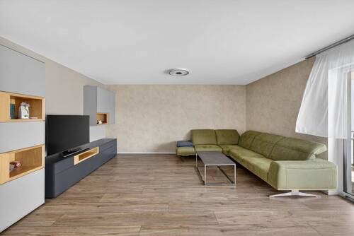 Wohnzimmer - 4 Zimmer Etagenwohnung zum Kaufen in Wolfsburg