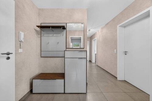 Flur - Etagenwohnung mit 122,50 m&sup2; in Wolfsburg zum Kaufen