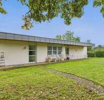 Exklusiver Bungalow mit großzügigem Garten und Einliegerwohnung - Waldstetten