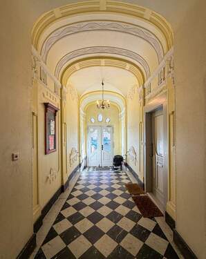 Eingangsbereich - Altbauklassiker mit Erker - Schöneberger 2-Zimmer-Wohnung im Hochparterre