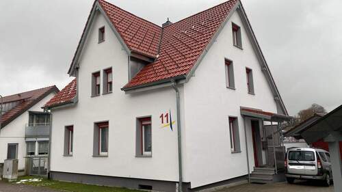 Front- Seitenansicht - 5 Zimmer Einfamilienhaus zum Kaufen in Dunningen