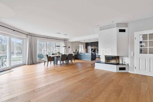 Weitere Ansicht Wohn- und Essbereich mit Kamin - 