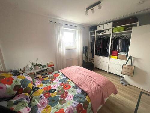 Schlafzimmer 2.jpg - Etagenwohnung mit 76,00 m&sup2; in Köln zum Kaufen