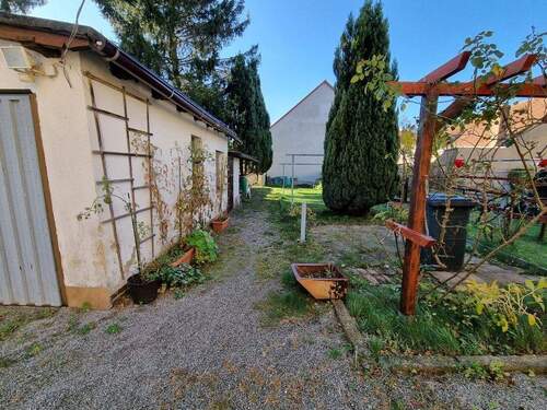 Grundstück mit Nebenglass - 6 Zimmer Doppelhaushälfte in Bischofswerda