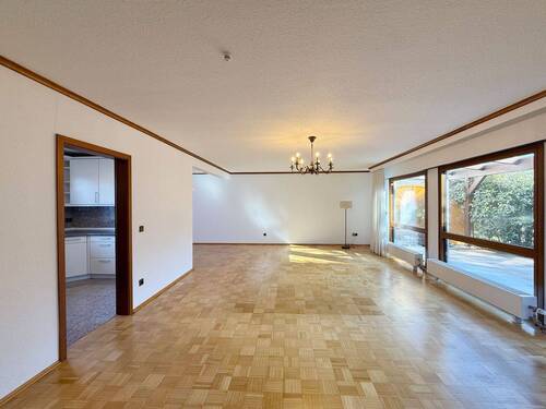 Wohnzimmer - 5 Zimmer Einfamilienhaus in Viernheim