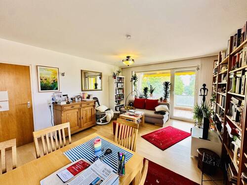 Wohnbereich - 2 Zimmer Etagenwohnung zum Kaufen in Homburg