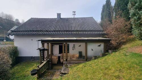 Hinteransicht - 5 Zimmer Einfamilienhaus in Roth - Nisterbrück