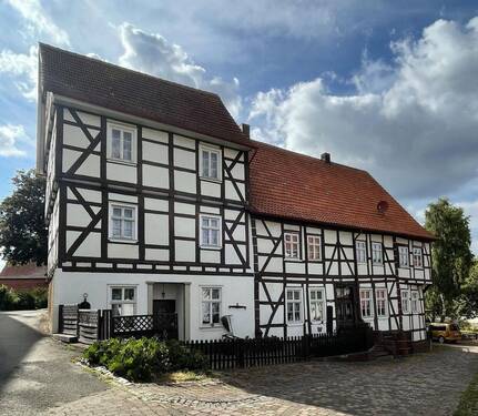 Bild 1 - Denkmalgeschütztes Fachwerkhaus in Diemelsee-Adorf