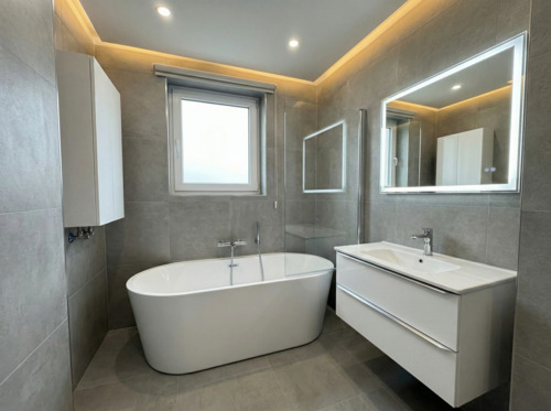 Badezimmer Obergeschoss (KI-Visualisierung) - 