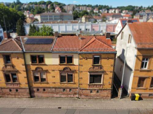 Hausansicht - 6 Zimmer Doppelhaushälfte zum Kaufen in Zweibrücken