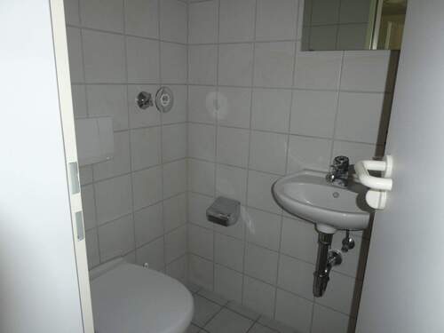 WC mit Waschbecken - 
