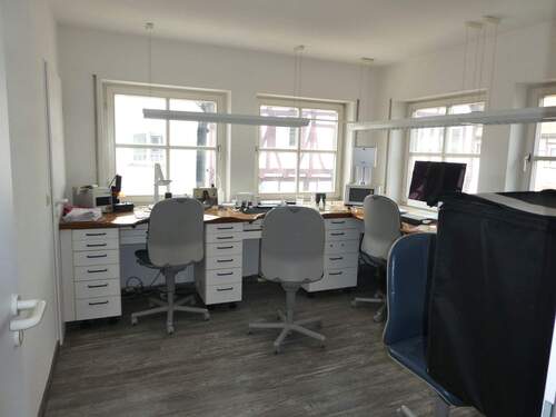 Helle Zimmer mit schönem Blick - 