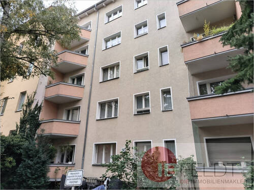 Hausrückseite - Investoren aufgepasst: Gepflegtes Mehrfamilienhaus mit Vollvermietung in attraktiver Lage