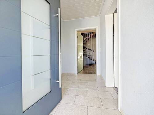 Eingangstür - Reihenmittelhaus mit 165,00 m² in Aschaffenburg zum Kaufen