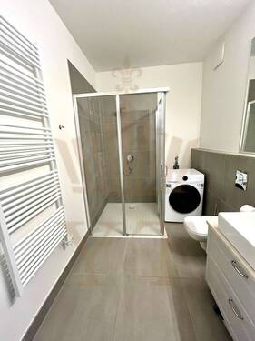 Badezimmer (Bsp) - Etagenwohnung mit 37,80 m² in Berlin zur Miete