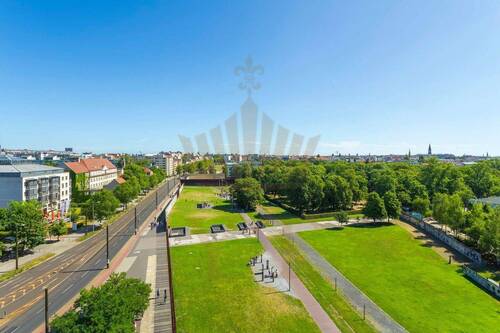 Blick von Gemeinschaftsterrasse auf MauerPark - 