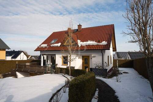 Hausfront - 4 Zimmer Einfamilienhaus in Erfurt