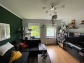 Wohnzimmer - Modernisierte 2,5 Zimmer-Wohnung in Lüneburg-Moorfeld