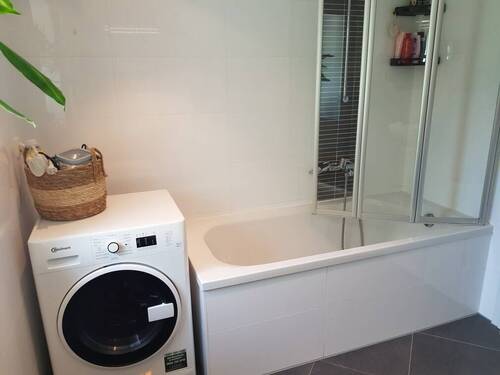 Badezimmer mit Wanne - 