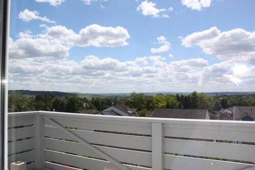 Blick vom Balkon - Einfamilienhaus mit 204,00 m&sup2; in Klein-Winternheim zum Kaufen