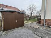 Garage und Stellplatz - 