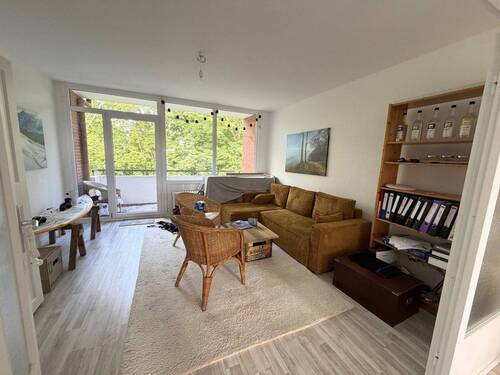 Wohnzimmer - Moderne 4-Zimmer-Wohnung mit BALKON und intelligentem Grundriss