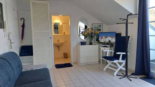 Zugang zum Badezimmer.jpg - Etagenwohnung mit 31,00 m² in Sellin zum Kaufen