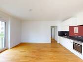 Ansicht III: Wohn- und Esszimmer mit offenem Küchenbereich - 3 Zimmer Terrassenwohnung in Berlin