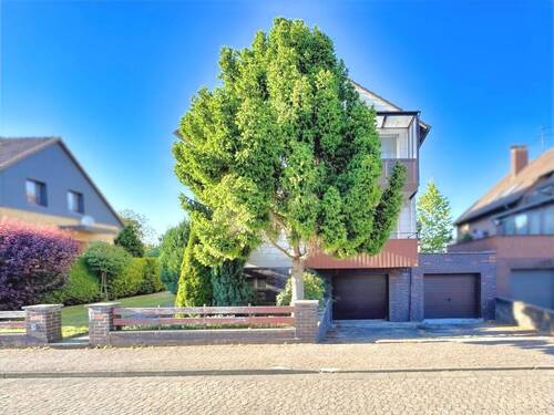 Vorderansicht - 8 Zimmer Einfamilienhaus zum Kaufen in Garbsen