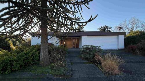 Ansicht - Großzügiges Architektenhaus mit Bungalow-Komfort, Garage & Garten - ruhige Lage in Uetersen