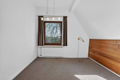 6V7A1599 - 
