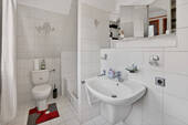 6V7A1607 - 