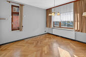 6V7A1495 - 