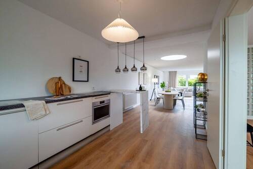 Offene Küche - 6 Zimmer Reihenendhaus in Wiesbaden