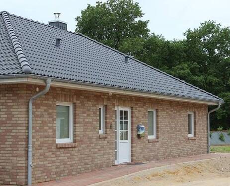 Beispiel Abbildungen mit Sonderleistungen - 4 Zimmer Bungalow in Sankt Michaelisdonn