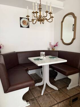 CAFÉ / BISTRO - 