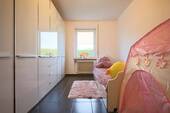 Schlafzimmer 2
- 