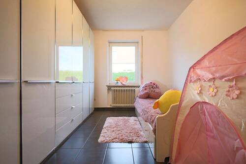 Schlafzimmer 2
- 