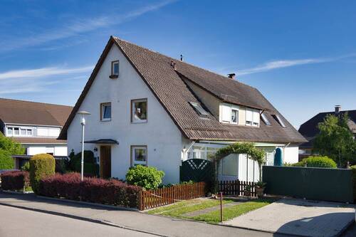 Ruhiges Mehrfamilienhaus - Großzügig mit Gartenanteil – in wunderschöner Lage!