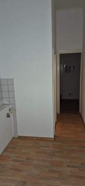 Küche mit Blick zum Flur.jpg - 