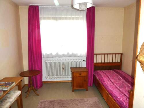 Weiteres Kinderzimmer im OG - 