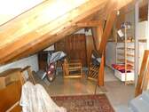 Dachboden mit viel Stauraum - 