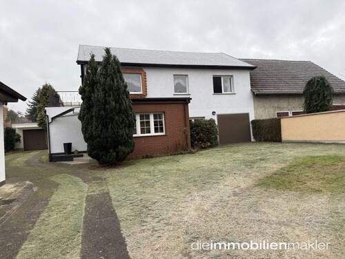 Haus 2 - 8 Zimmer Bauernhaus, Landhaus in Neu Zauche