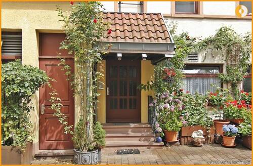 Hauseingang - Axel Meisen Immobilien: Single-Oase in Fußgängerzone