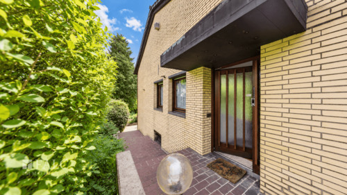 Hauseingang - 6 Zimmer Einfamilienhaus in Lohmar